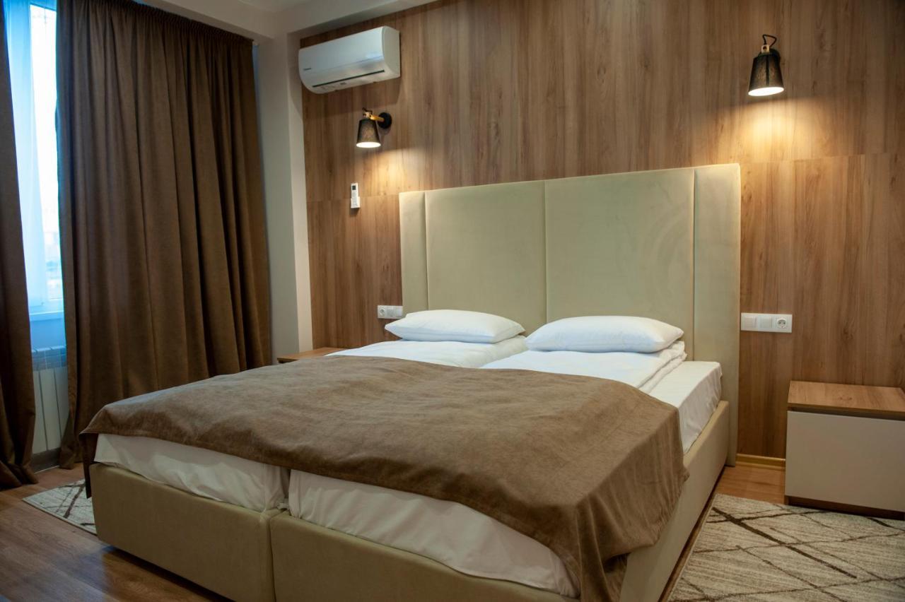 Lotus Hotel 基希讷乌 外观 照片